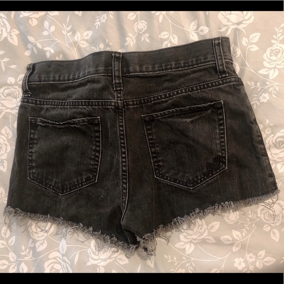 Express high rise distressed jean shorts - Picture 4 of 4
